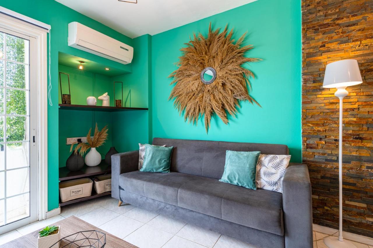 Araminta 2-Bedroom Apartment In ラルナカ エクステリア 写真