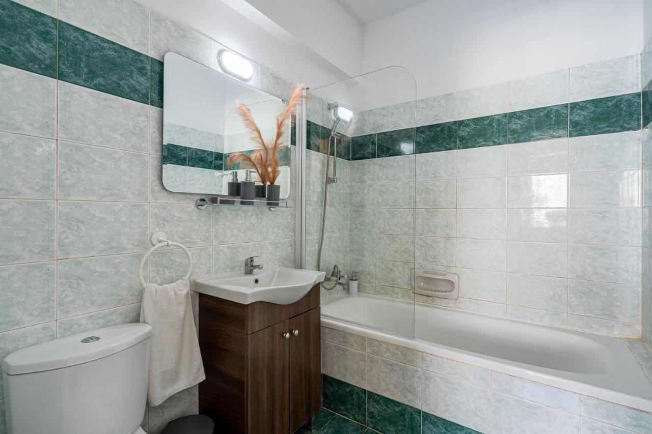 Araminta 2-Bedroom Apartment In ラルナカ エクステリア 写真